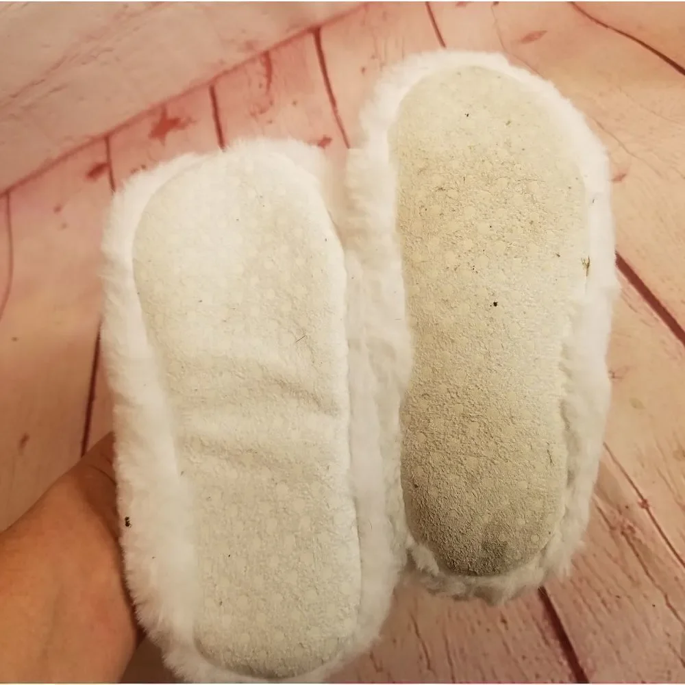 Unicorn slippers 9/10